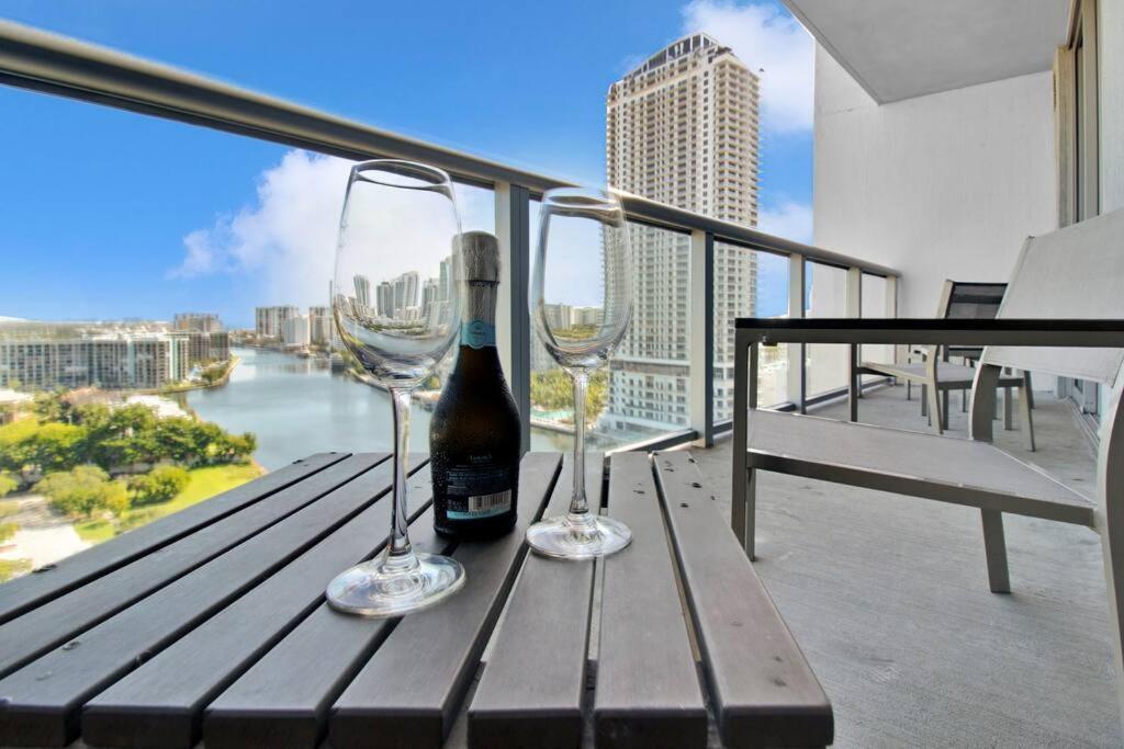 2BR 2Bth Hallandale Beach Miami Ft Lauderdale FL Exterior foto